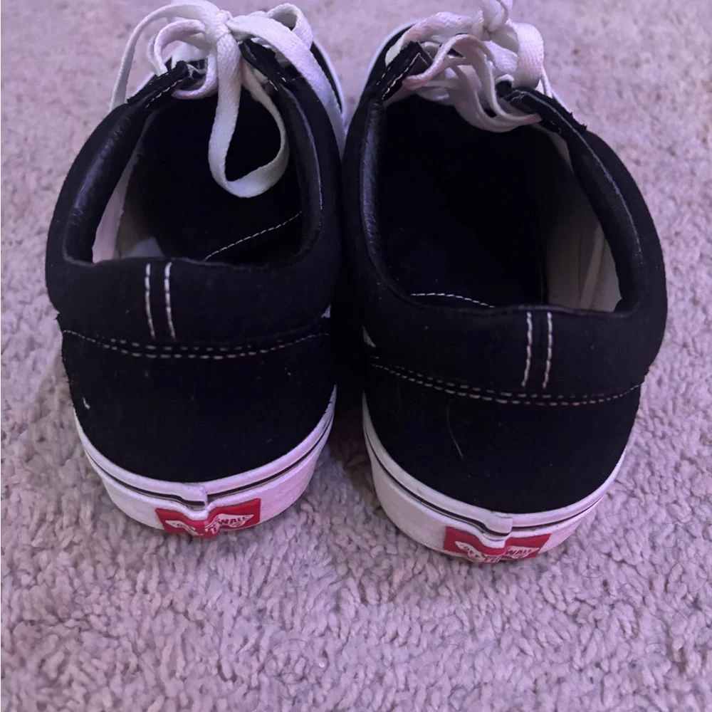 Vans Classic Black Canvas Shoes with White Detailing Mens 11 worn a couple times - Picture 4 of 4